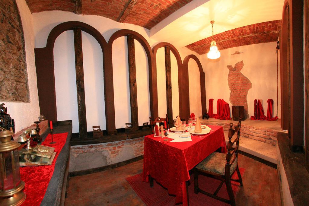 Castelul Lupilor Chimindia Ngoại thất bức ảnh