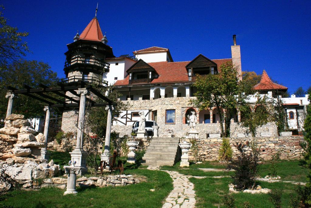 Castelul Lupilor Chimindia Ngoại thất bức ảnh